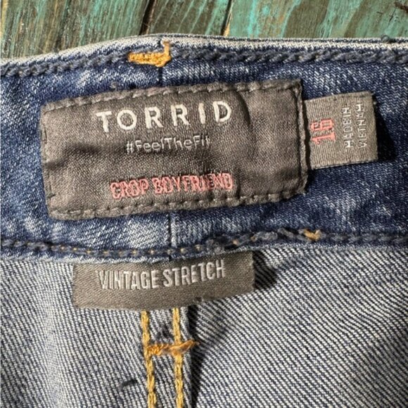 Torrid Crop Boyfriend Straight Vintage Stretch Mid-Rise Jean Size 16 - Picture 8 of 9
